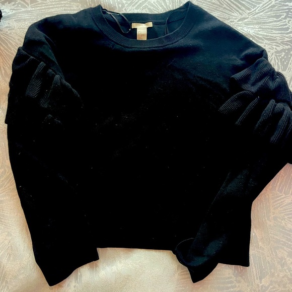 Black sweater with ruffle, - Picture 4 of 4